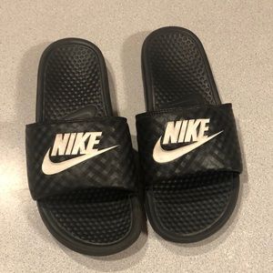 nike swoosh sandals